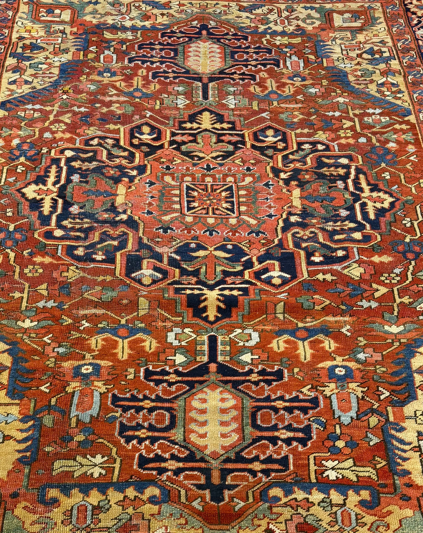 Antique Heriz Rug – 9x11.3 ft (Handmade)