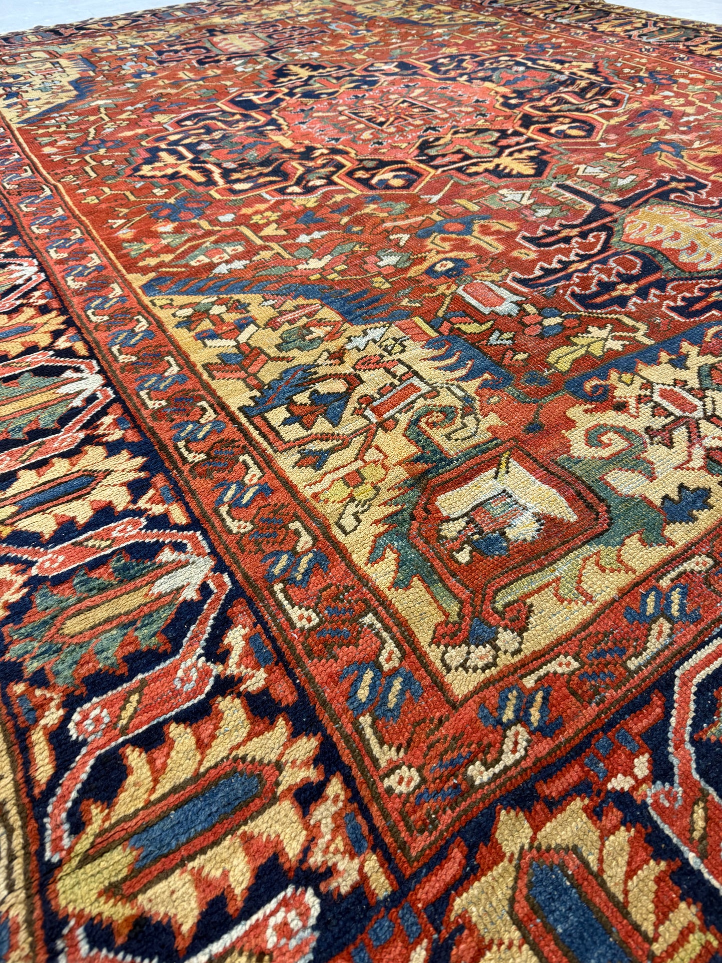 Antique Heriz Rug – 9x11.3 ft (Handmade)